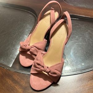 Pale pink, Loft wedges